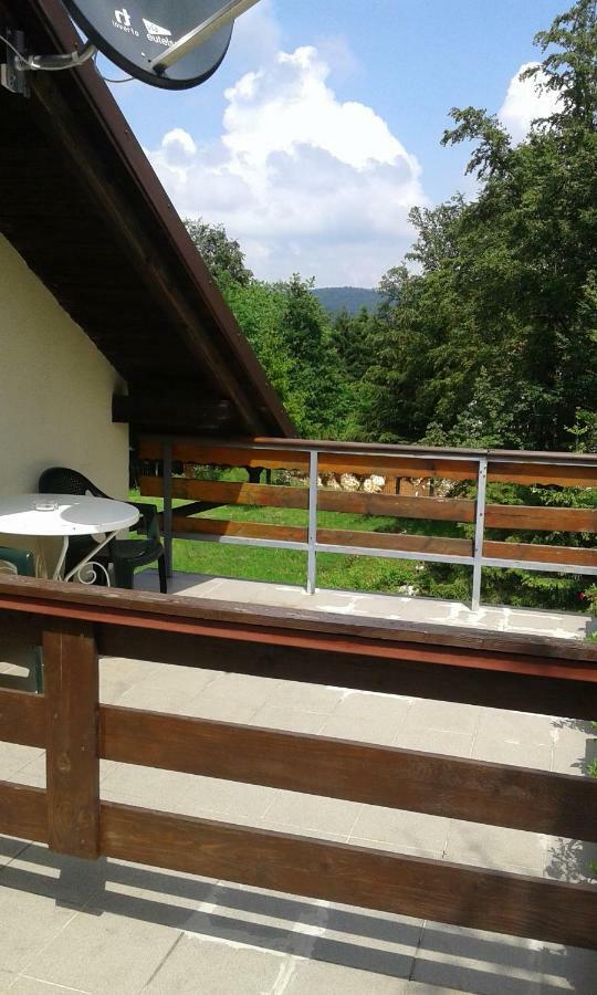 Guesthouse Marton Jezerce Zewnętrze zdjęcie